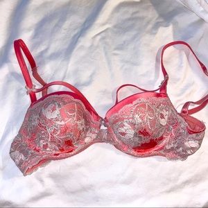 Victoria’s Secret bra 32c